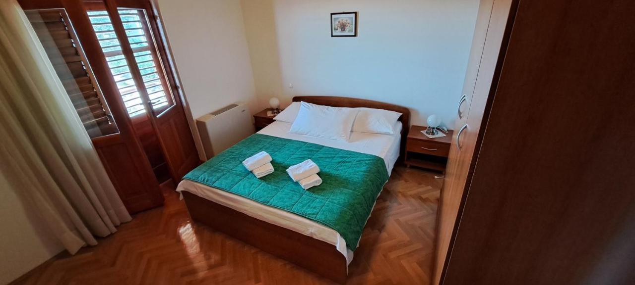 Apartment With Splendid Sea View Trogir Eksteriør billede