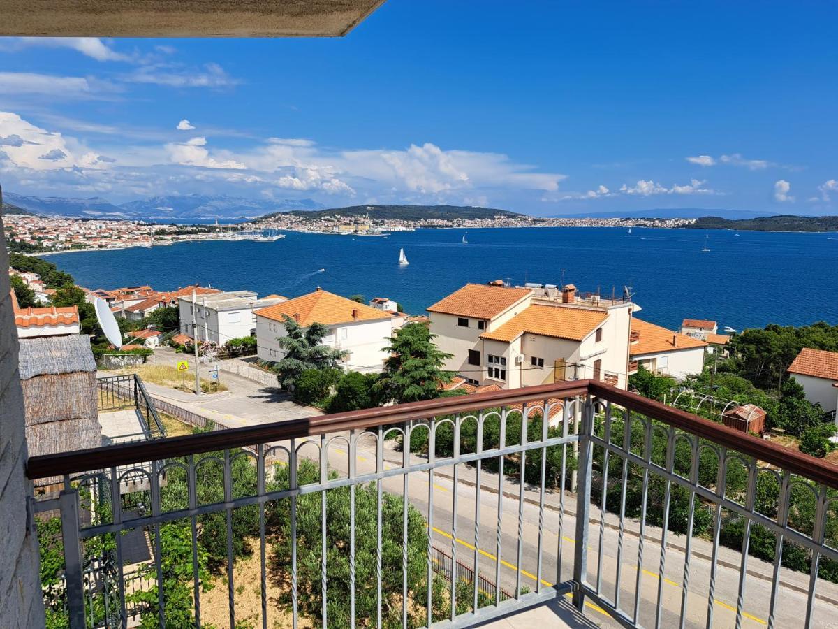 Apartment With Splendid Sea View Trogir Eksteriør billede
