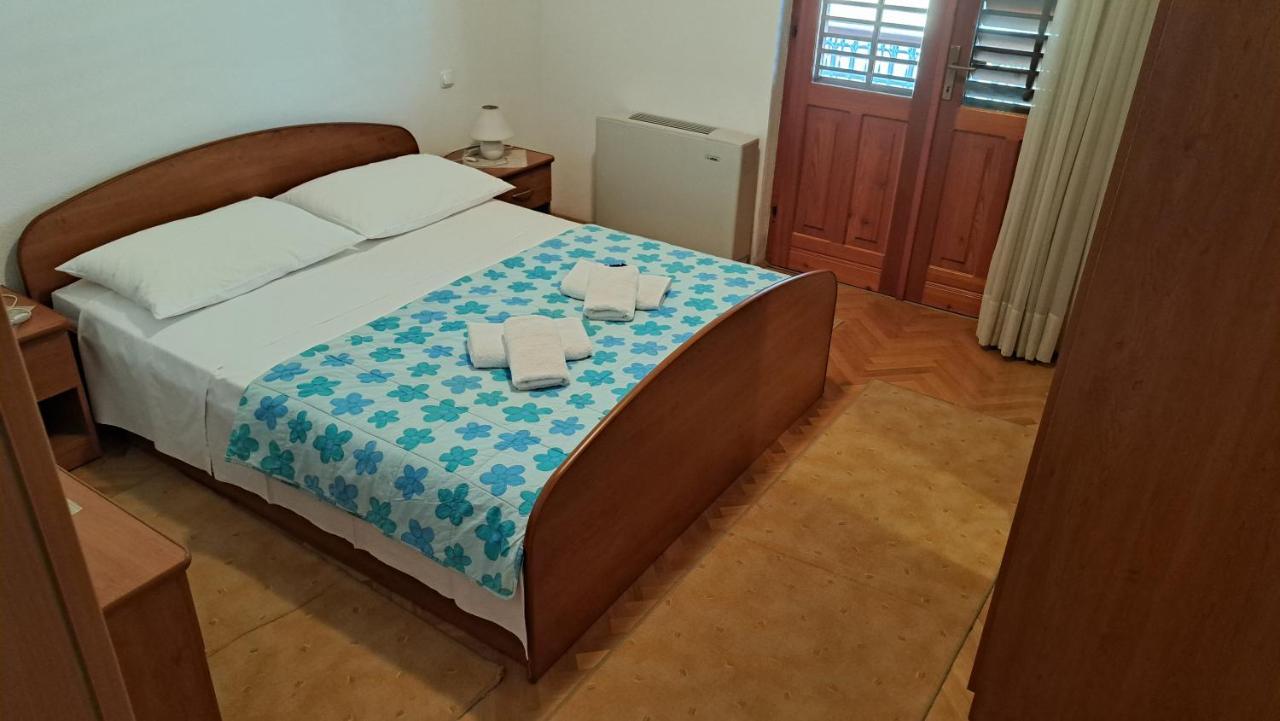 Apartment With Splendid Sea View Trogir Eksteriør billede