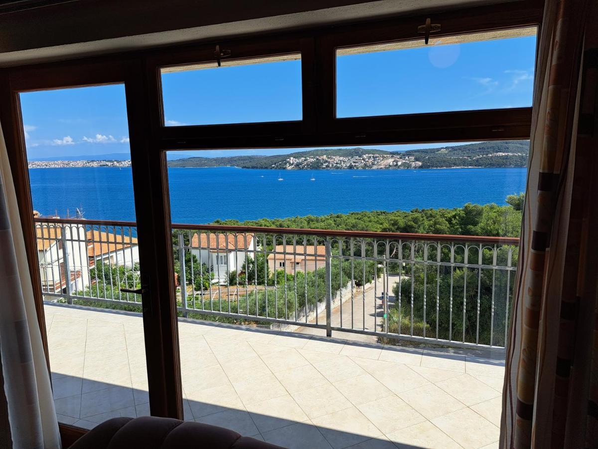 Apartment With Splendid Sea View Trogir Eksteriør billede