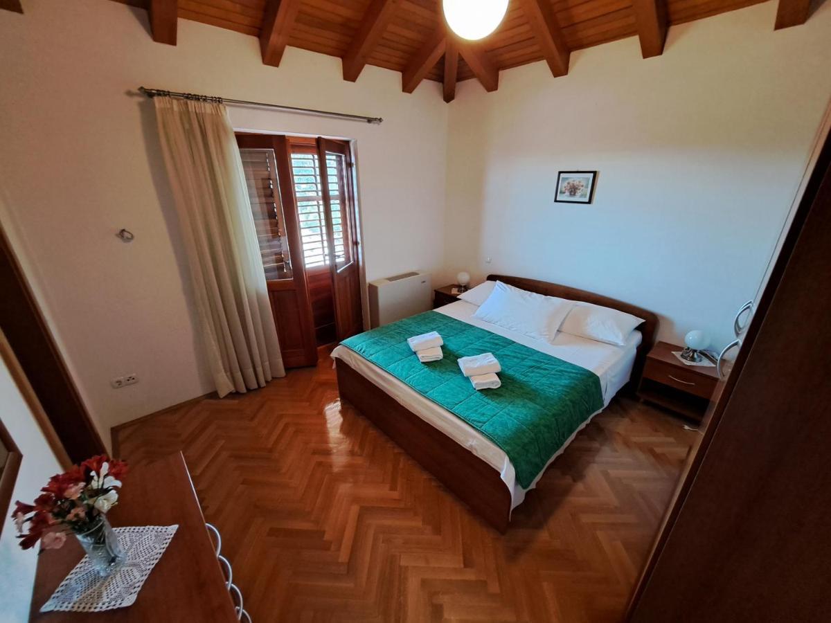 Apartment With Splendid Sea View Trogir Eksteriør billede