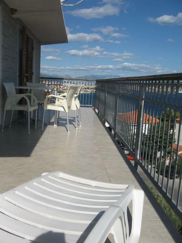 Apartment With Splendid Sea View Trogir Eksteriør billede