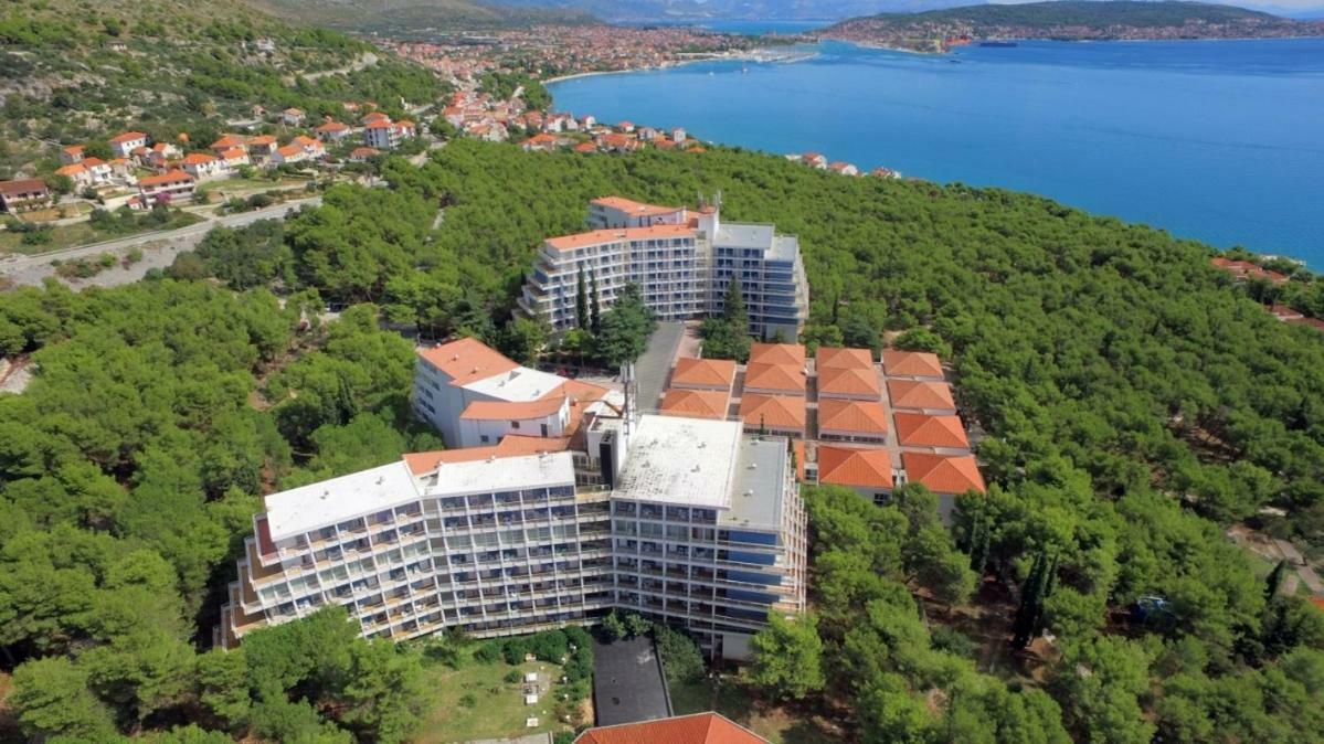 Apartment With Splendid Sea View Trogir Eksteriør billede