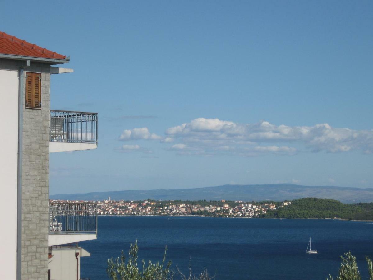Apartment With Splendid Sea View Trogir Eksteriør billede