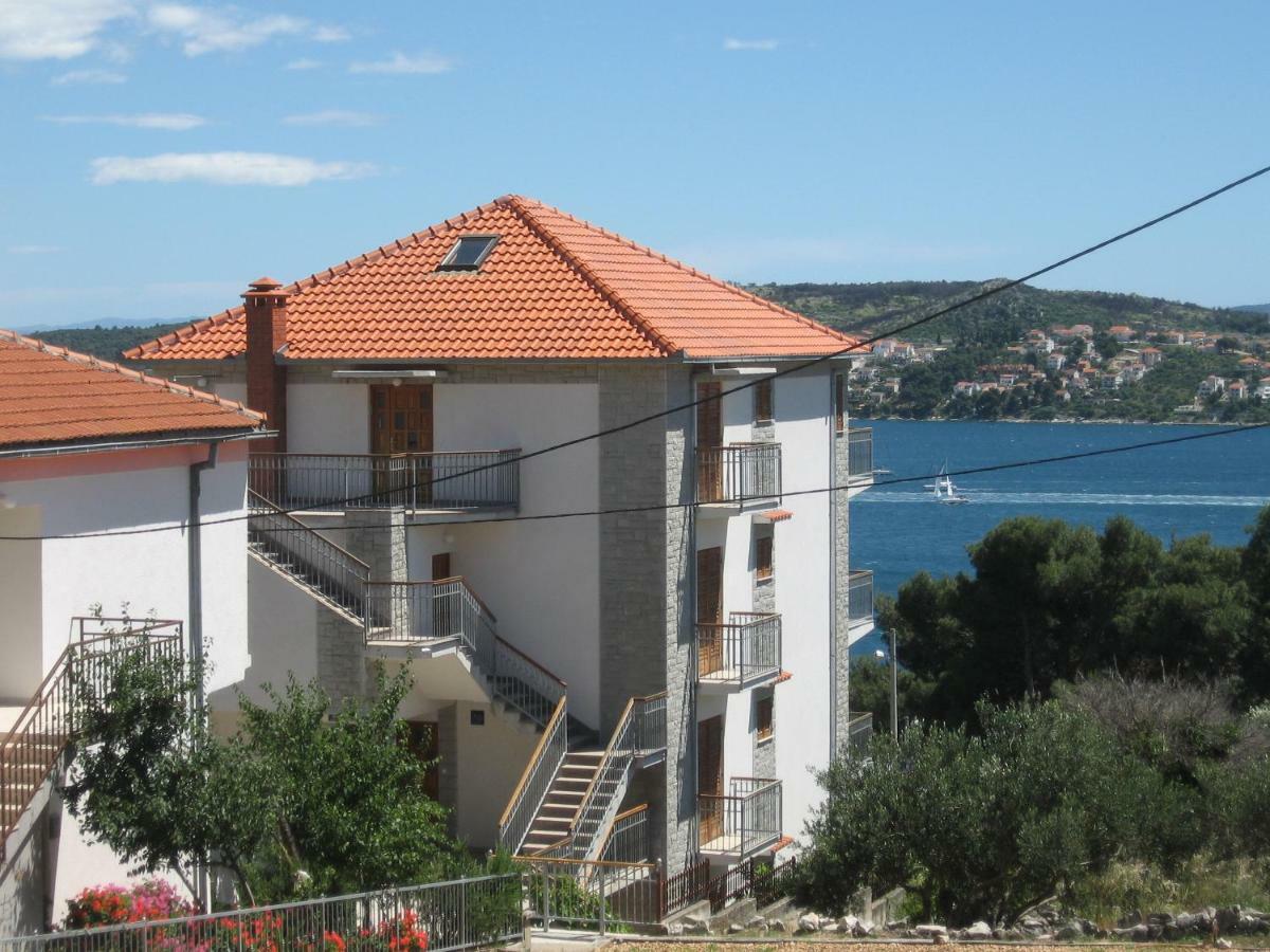 Apartment With Splendid Sea View Trogir Eksteriør billede