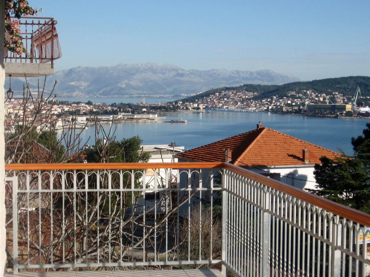 Apartment With Splendid Sea View Trogir Eksteriør billede